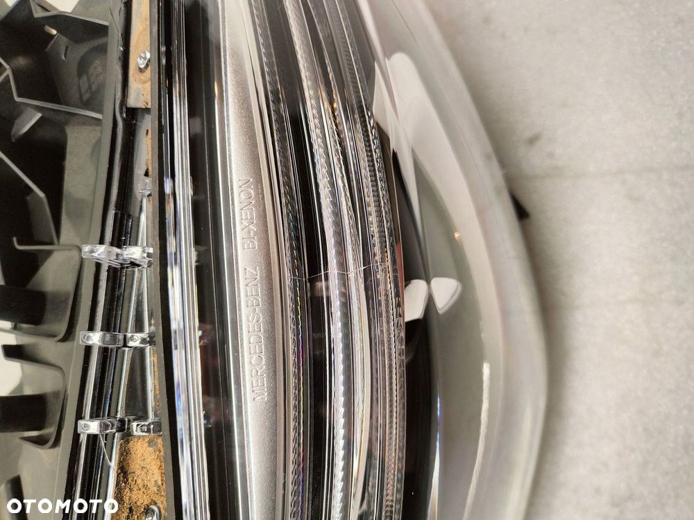 Mercedes-Benz CLA W117 XENON Przód strona lewa A1179065100 - 2