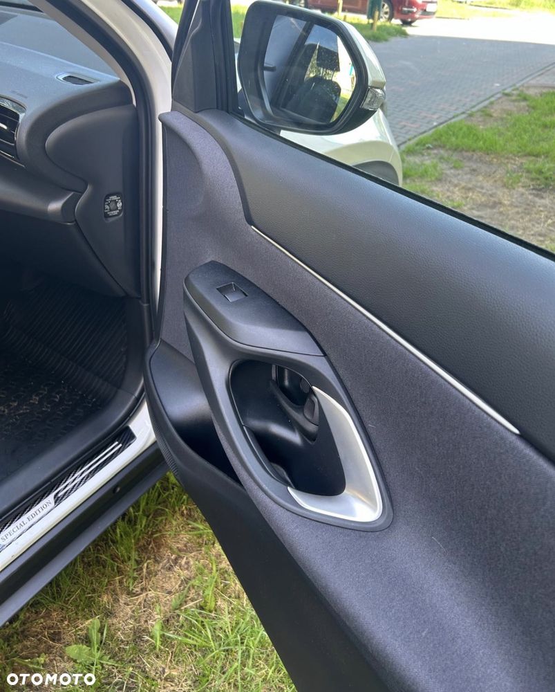 Toyota Yaris - 15