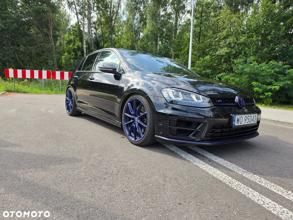 Volkswagen Golf - 1