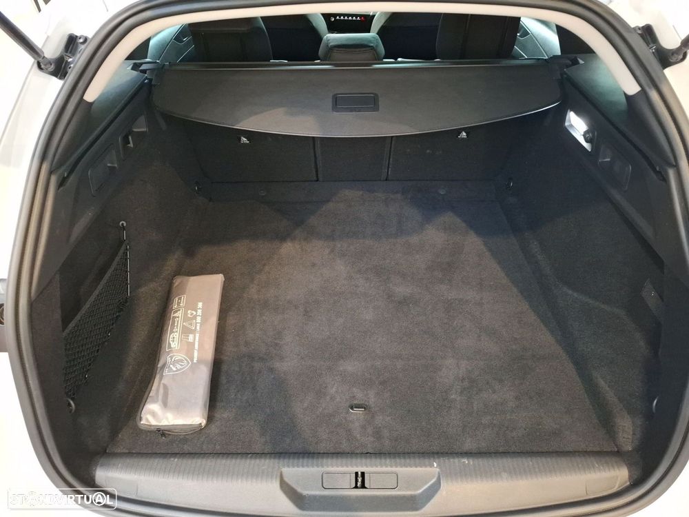 Peugeot 308 SW 1.2 Hybrid Allure e-DCS6 - 24