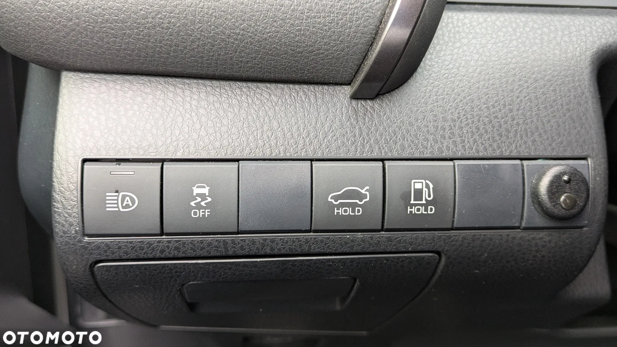 Toyota Camry 2.5 Hybrid Comfort CVT - 14