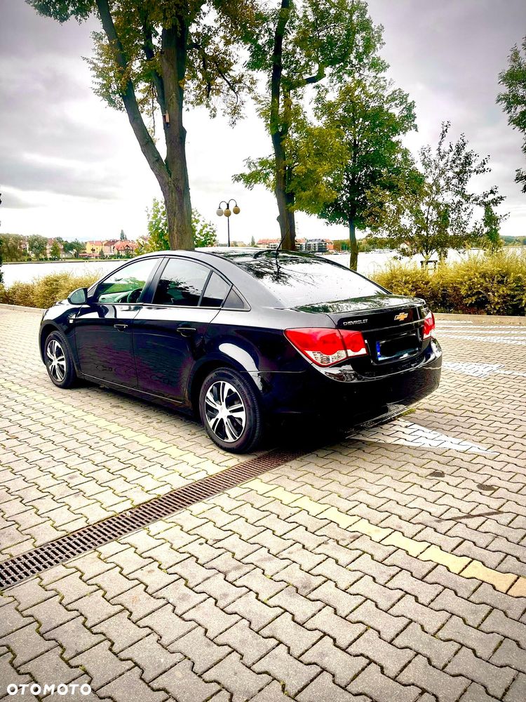 Chevrolet Cruze 1.6 Base - 2
