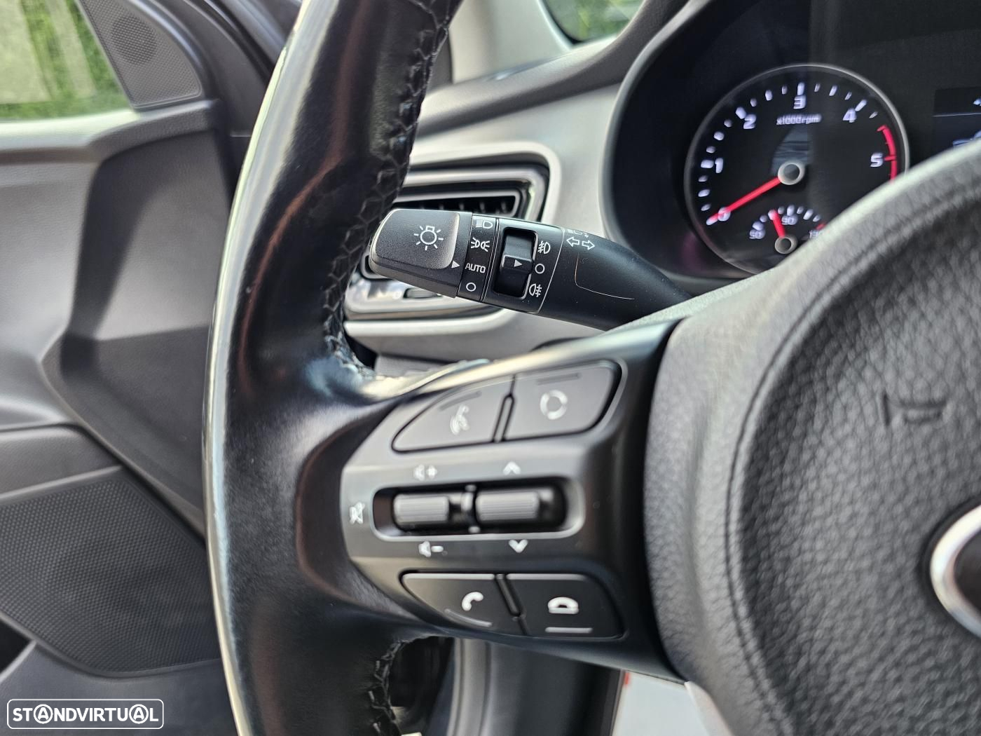 Kia Stonic 1.6 CRDi Drive - 19