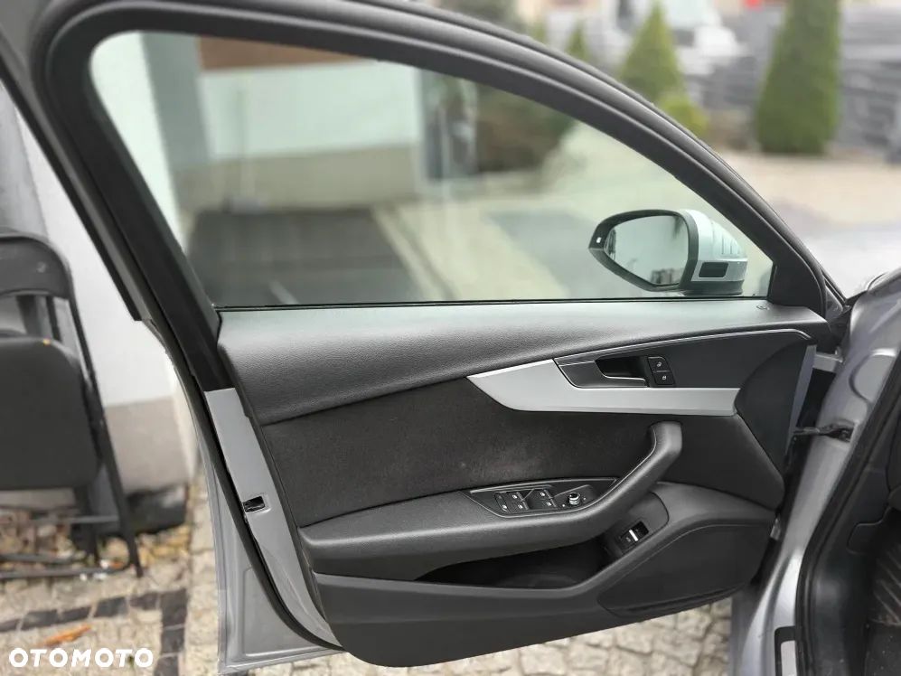Audi A4 Limousine - 14