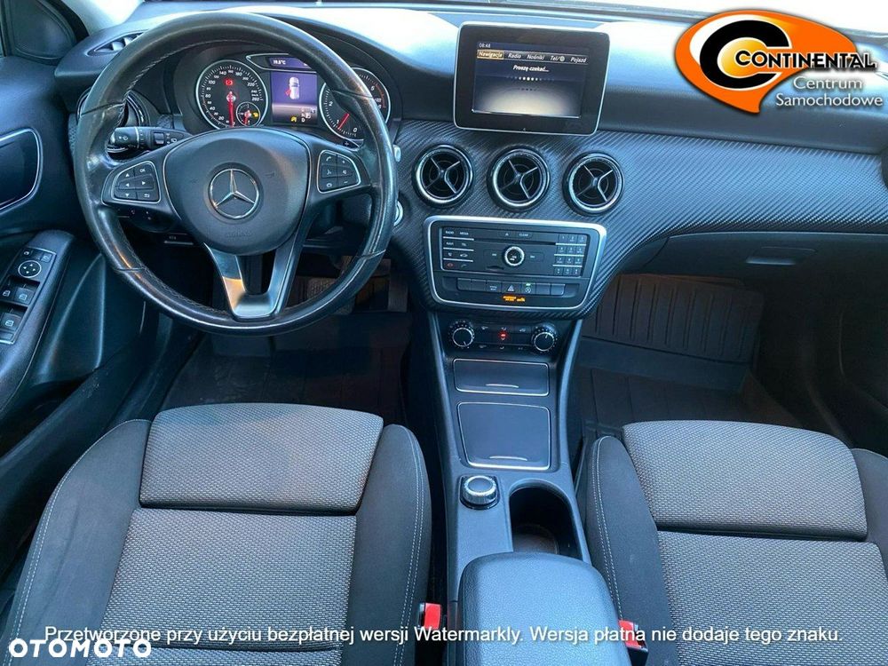 Mercedes-Benz GLA - 15