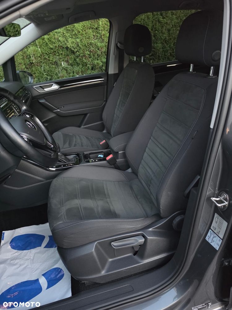 Volkswagen Touran - 23