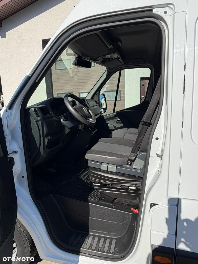 Renault Master L3H2 Blaszak Furgon z windą - 12