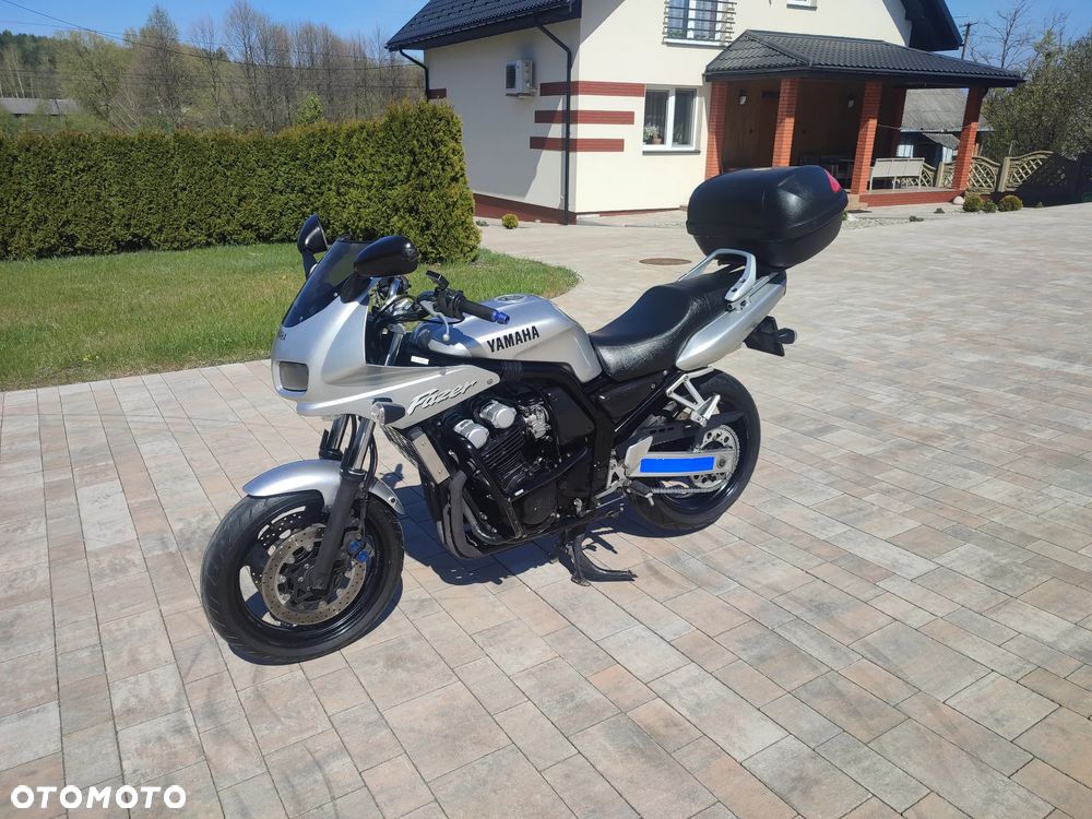 Yamaha FZS - 1