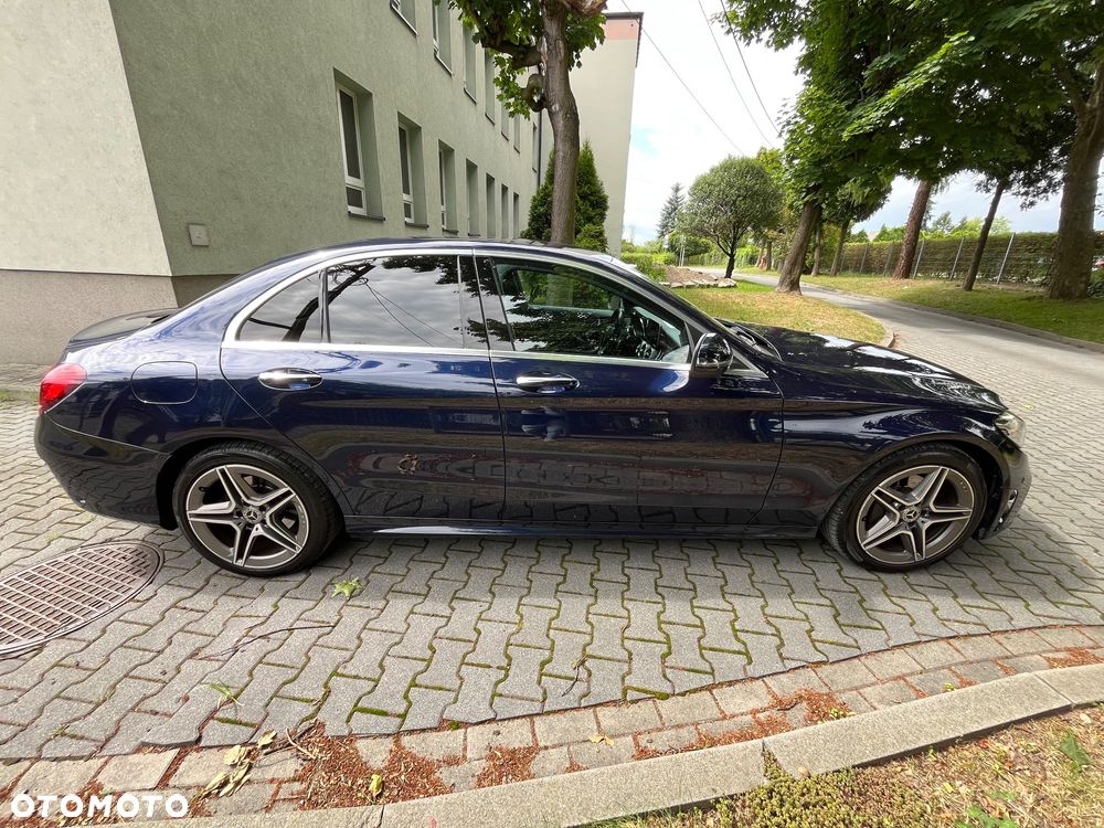 Mercedes-Benz Klasa C 160 9G-TRONIC AMG Line - 13