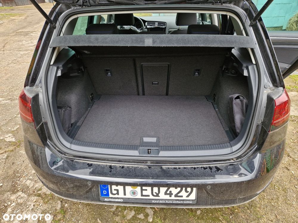Volkswagen Golf - 9