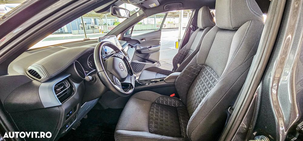 Toyota C-HR 1.8 HSD 122 CP 4x2 CVT Cult - 3