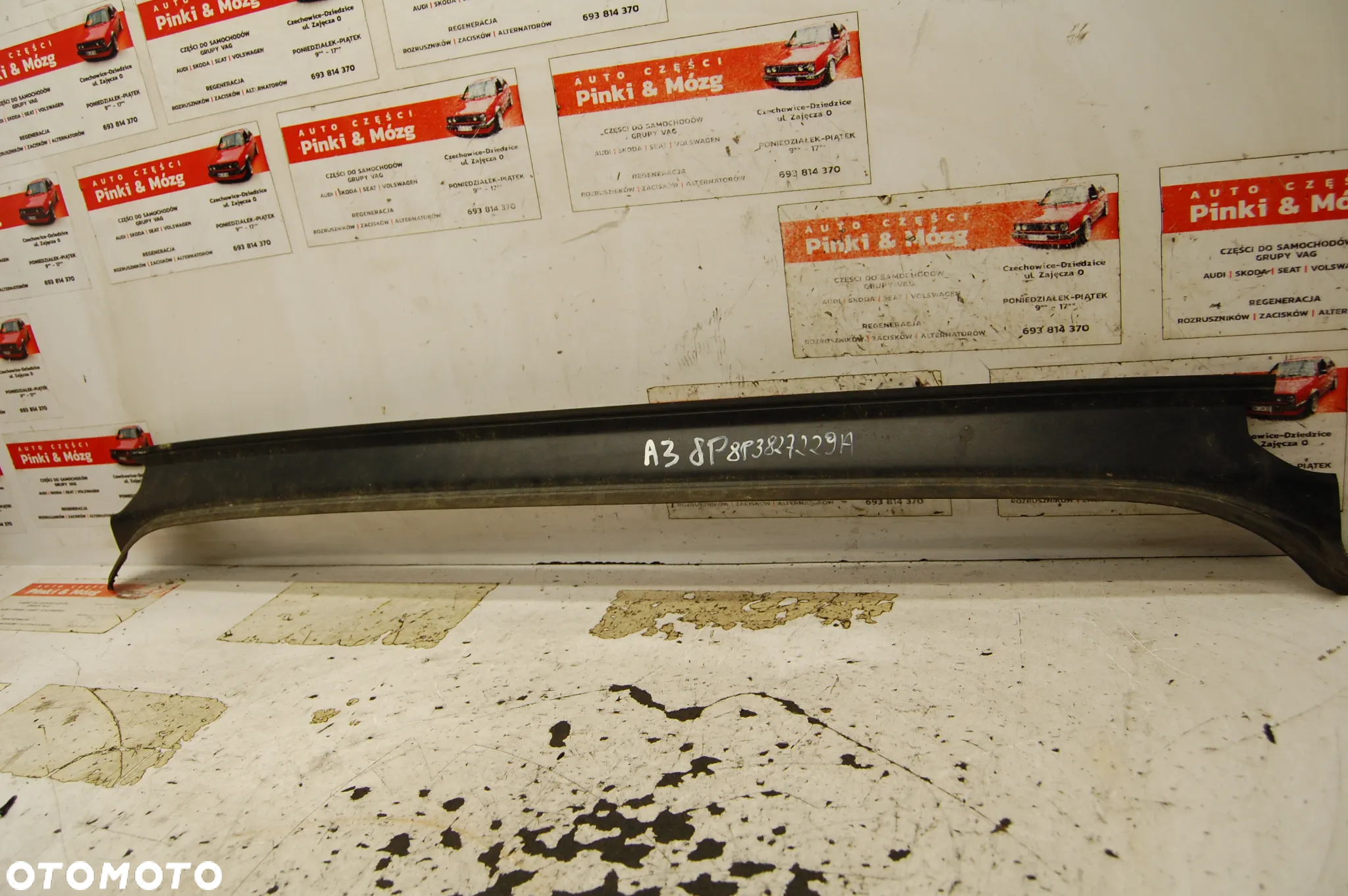 LISTWA RYNIENKA OSŁONA ZAWIASÓW KLAPY AUDI A3 8P 8P3827229A - 2