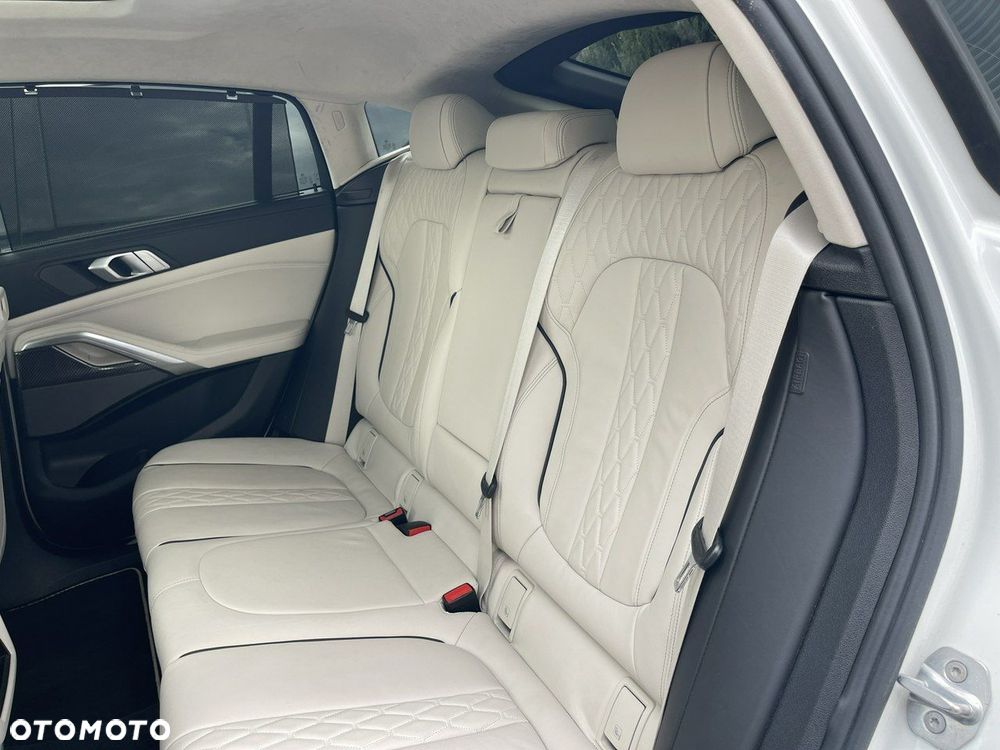 BMW X6M M50d - 12