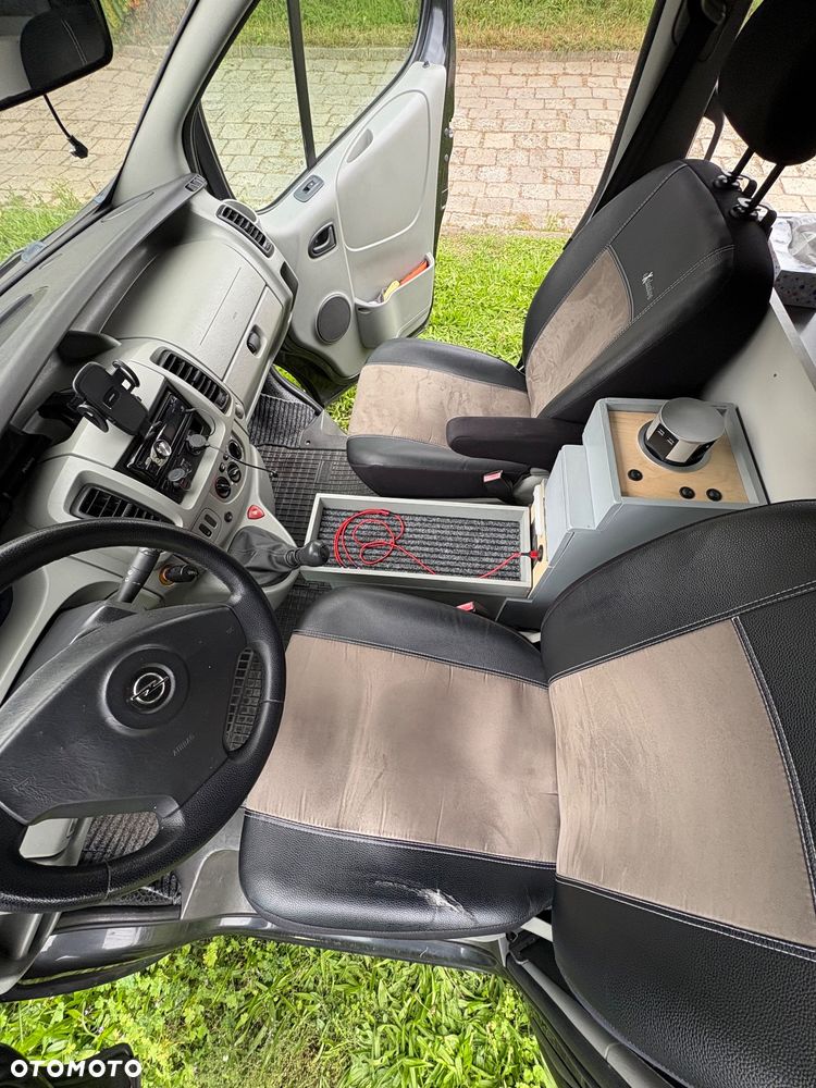 Opel Vivaro - 8