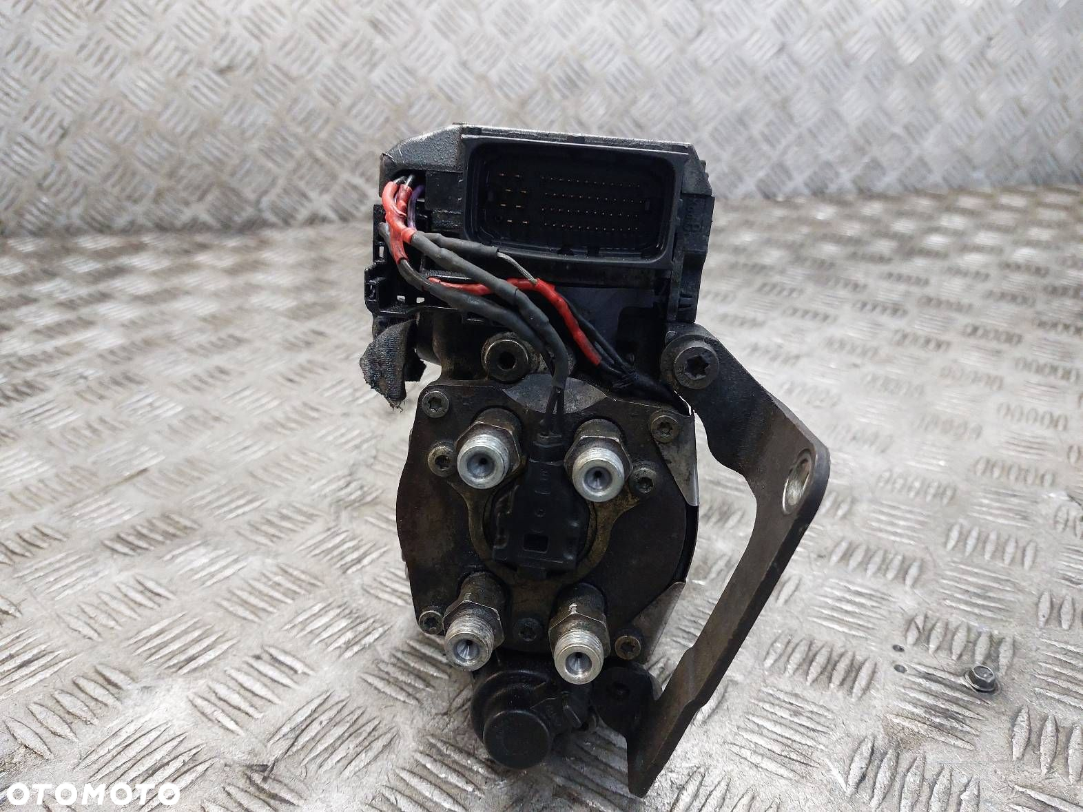 POMPA WTRYSKOWA USZKODZONA SAAB 9-3 II 2.2 TiD 09202063 0470504203 - 2