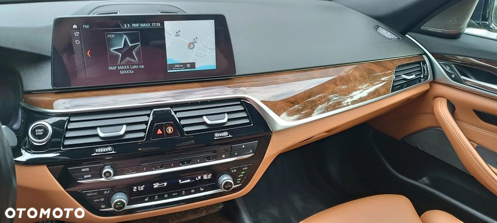 BMW Seria 5 530e iPerformance Luxury Line - 33