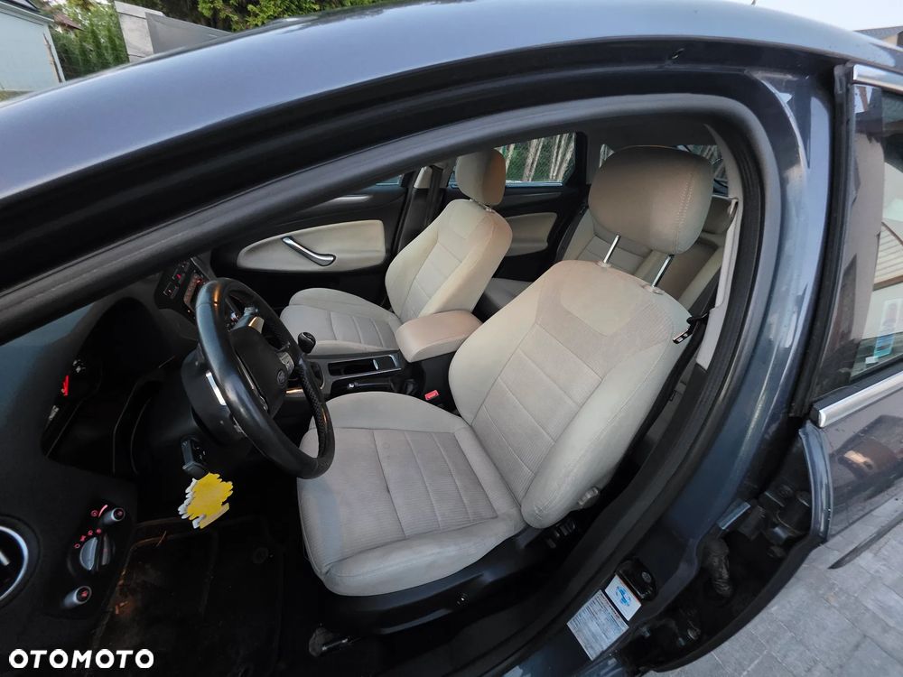 Ford Mondeo 2.0 TDCi Ghia - 9