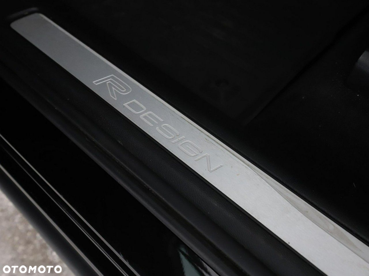 Volvo XC 60 D4 AWD Geartronic RDesign - 39