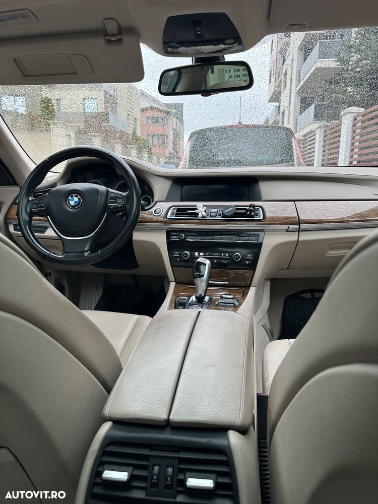 BMW Seria 7 730d Aut. - 9