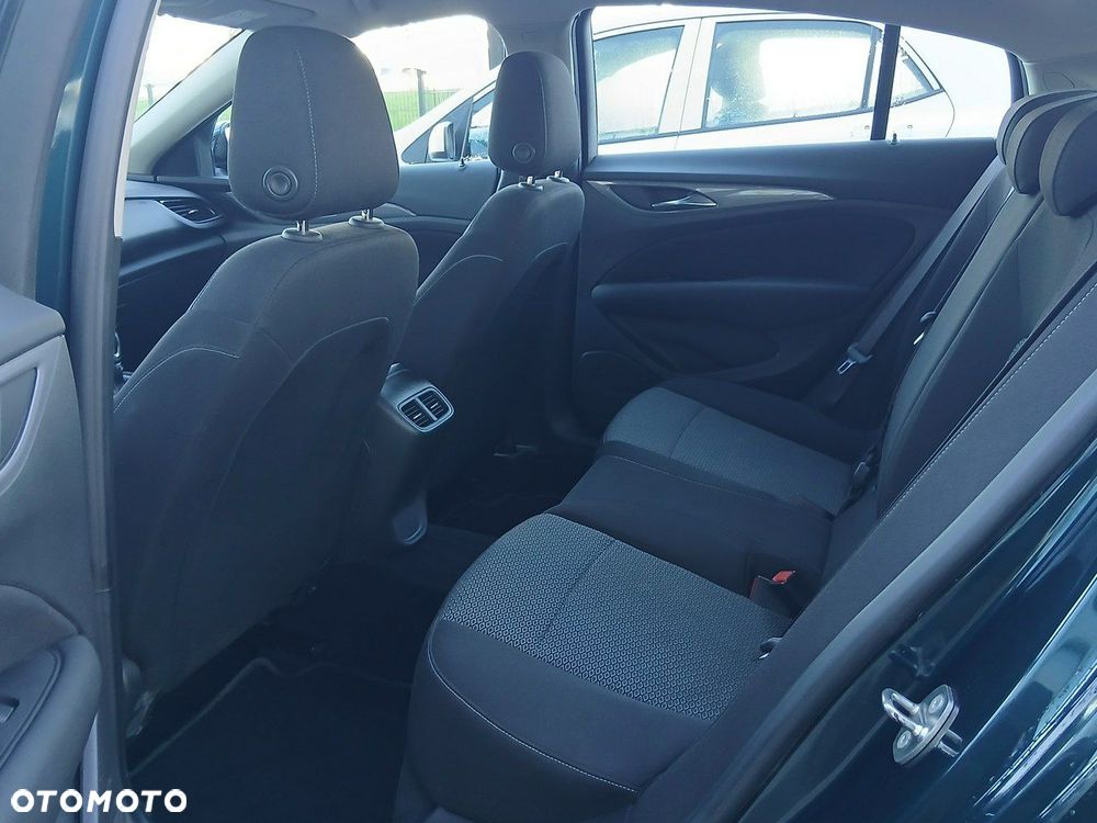 Opel Insignia - 11