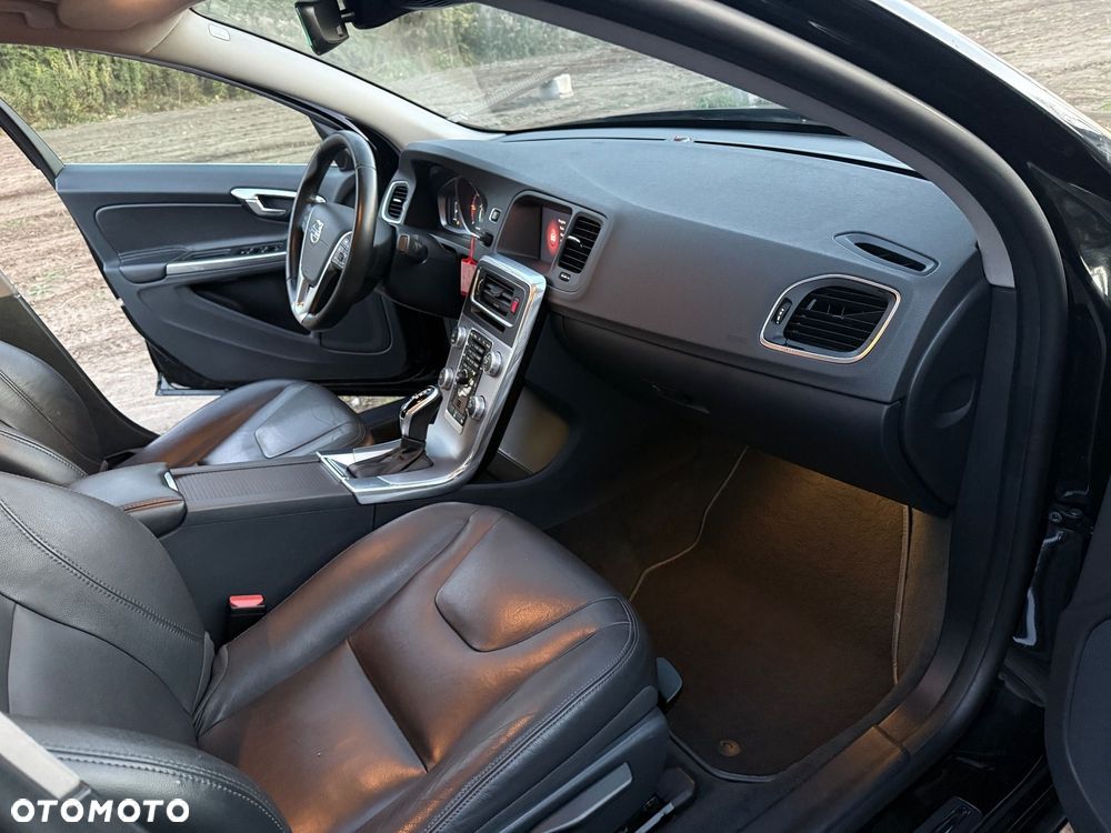 Volvo S60 D2 Drive-E Dynamic Edition (Momentum) - 25