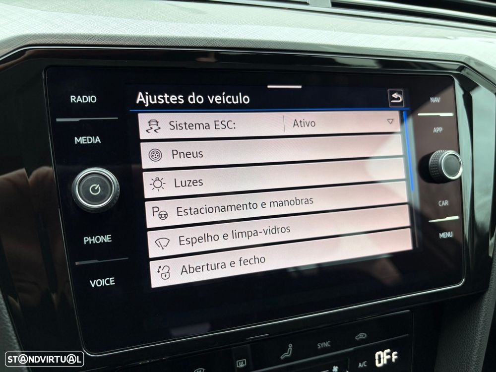 VW Passat Variant 2.0 TDi Elegance DSG - 35