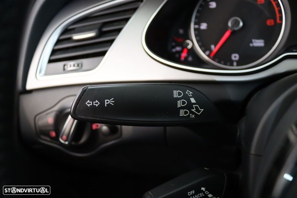 Audi A4 Avant 2.0 TDI Business Line Advance - 13