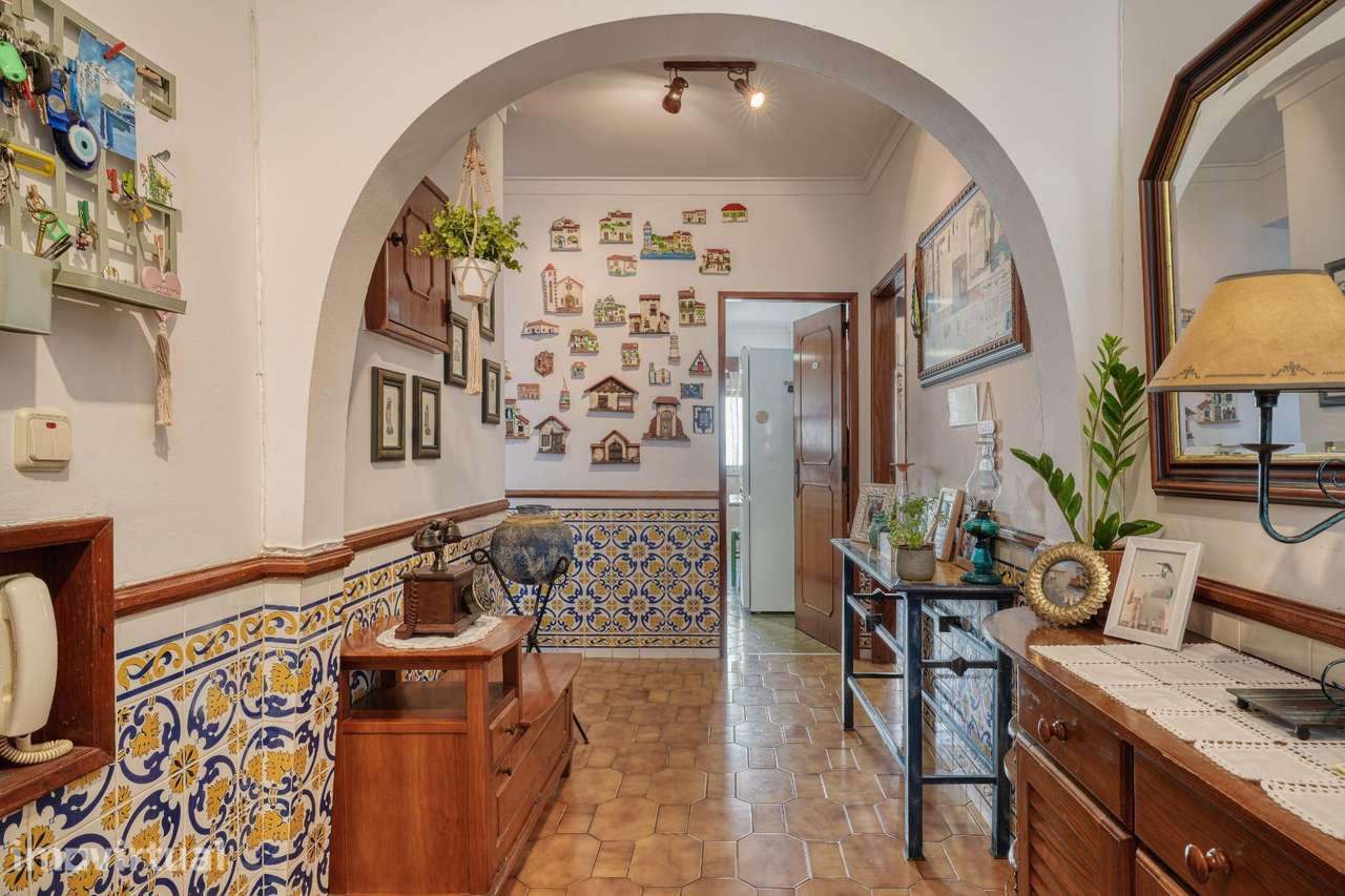 Apartamento T3 c/ Garagem e Arrecadação - 2 minutos da estação... - Grande imagem: 4/26