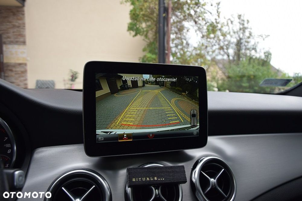 Mercedes-Benz GLA 250 4-Matic AMG Line - 18