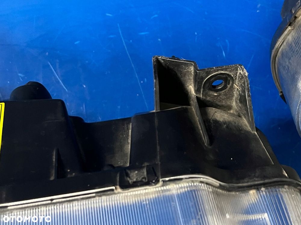 LAMPY BI XENON DODGE CHALLENGER KOMPLETNE BDB - 4