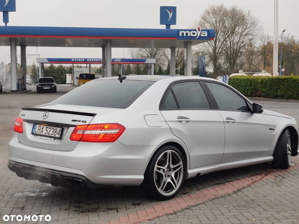 Mercedes-Benz Klasa E 63 AMG T AMG Speedshift 7G-MCT - 28