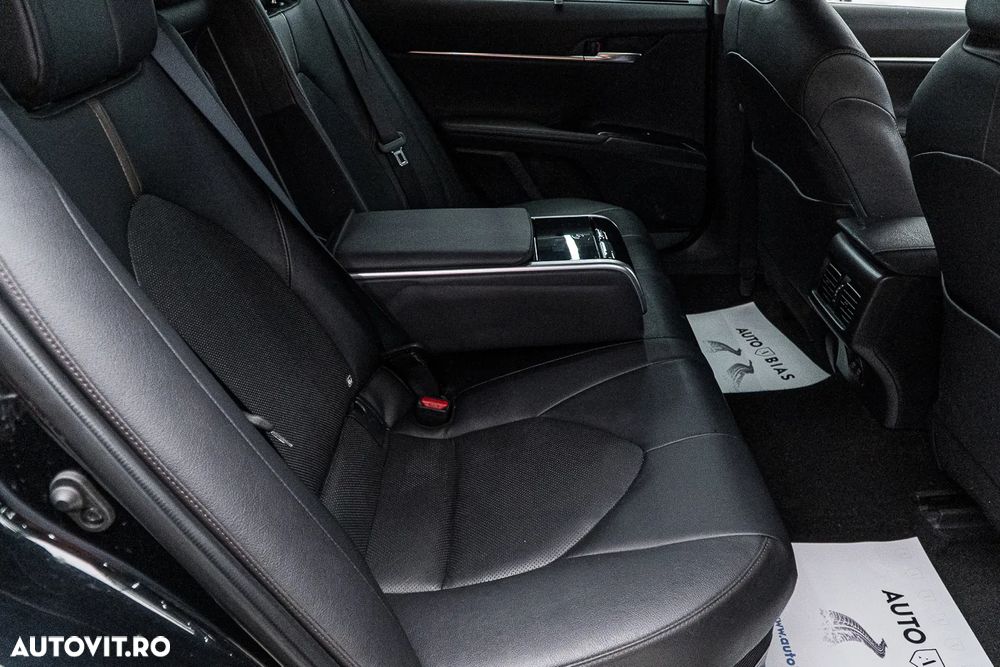 Toyota Camry 2.5 Hybrid Exclusive - 9