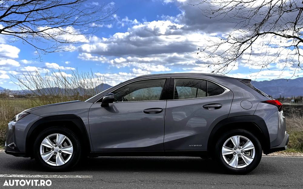 Lexus UX - 17