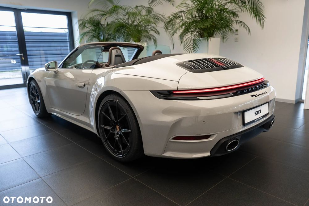 Porsche 911 Carrera 4S - 39