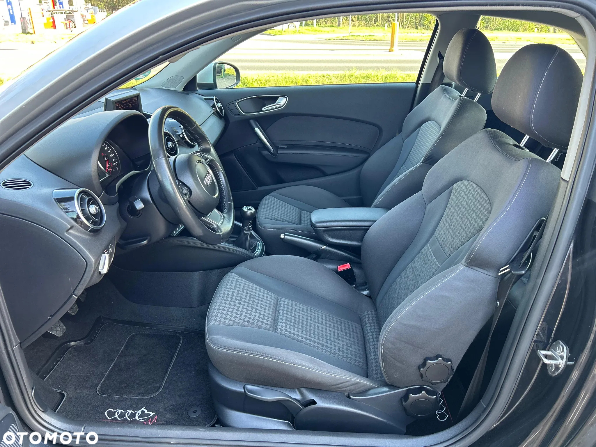 Audi A1 1.6 TDI Ambition - 12