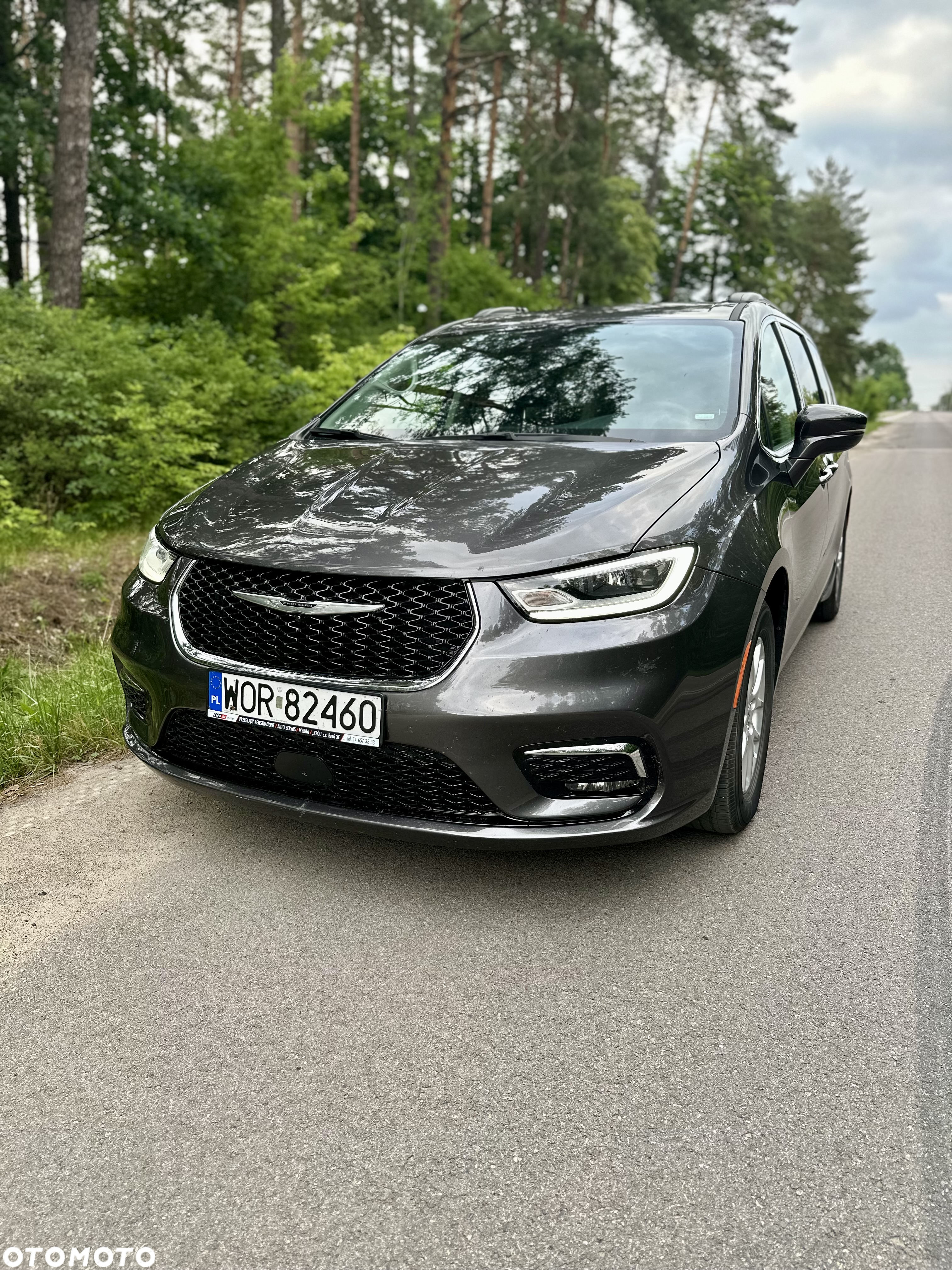 Chrysler Pacifica - 2