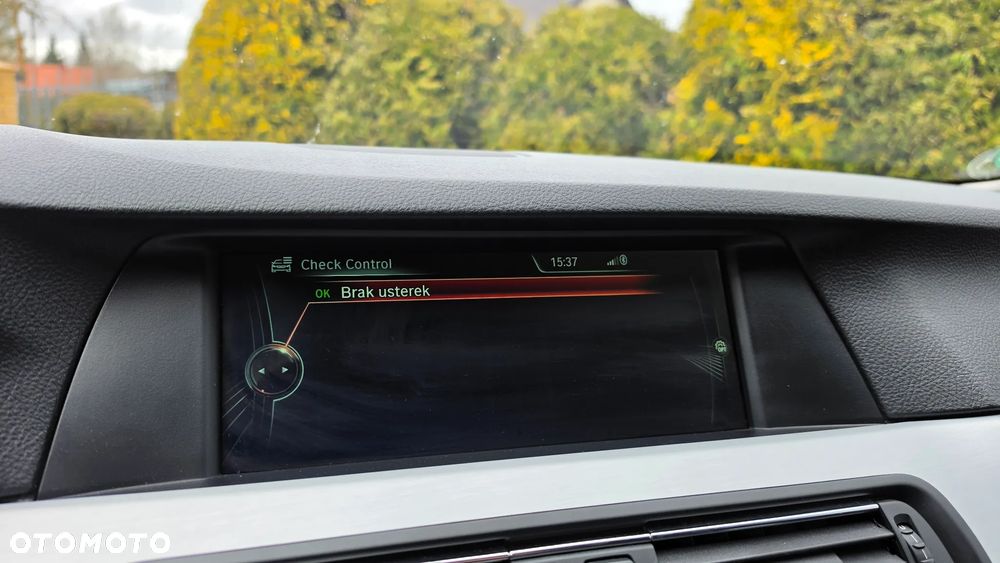 BMW Seria 5 530d xDrive Luxury Line - 31