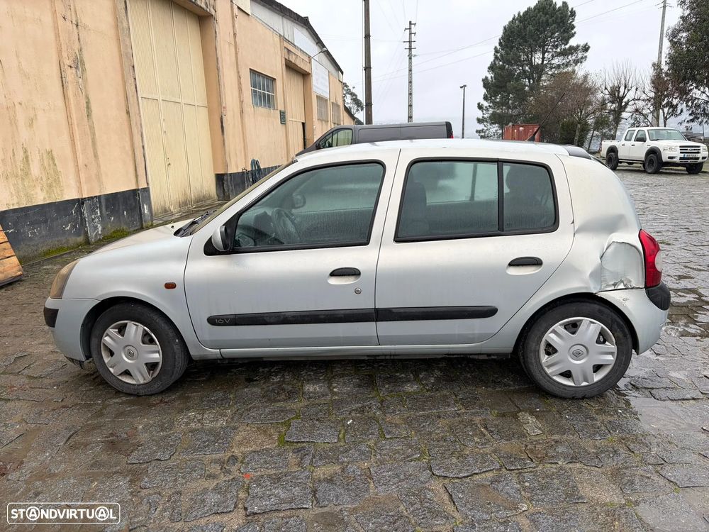 Renault Clio II 1.2 Ano 2002 Para Peças - 2