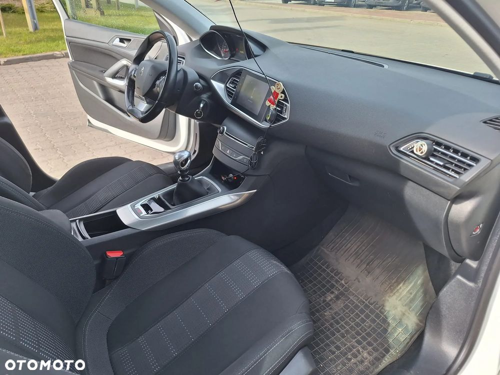 Peugeot 308 1.2 PureTech Active S&S - 27