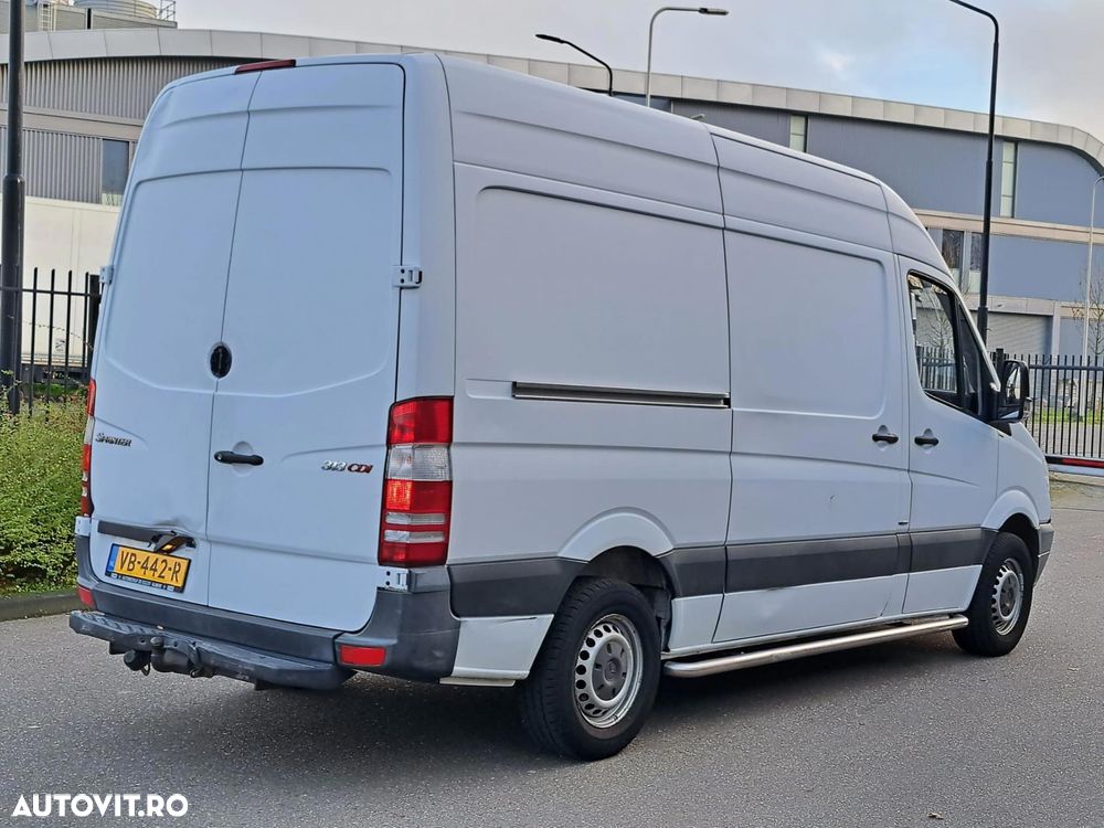 Mercedes-Benz Sprinter - 12