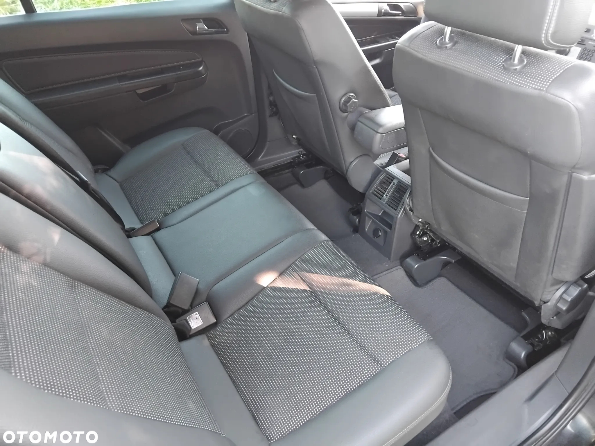 Opel Zafira 1.8 Elegance - 21