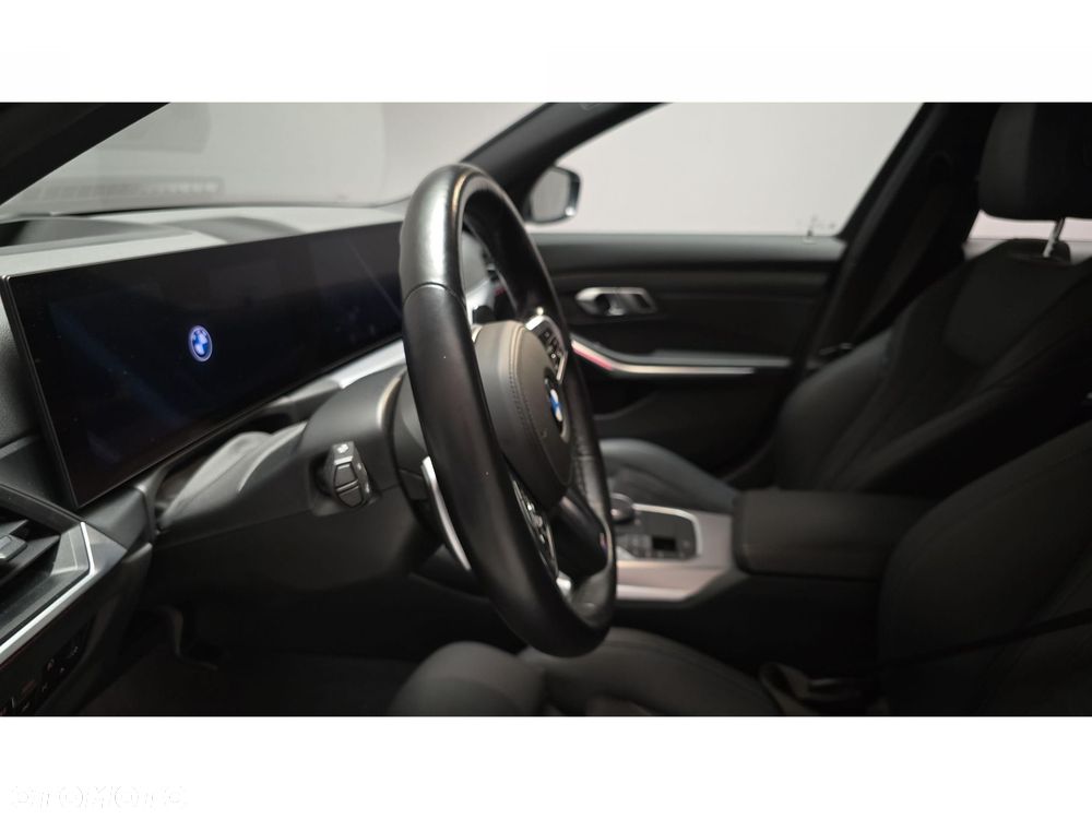 BMW Seria 3 320d xDrive M Sport sport - 30