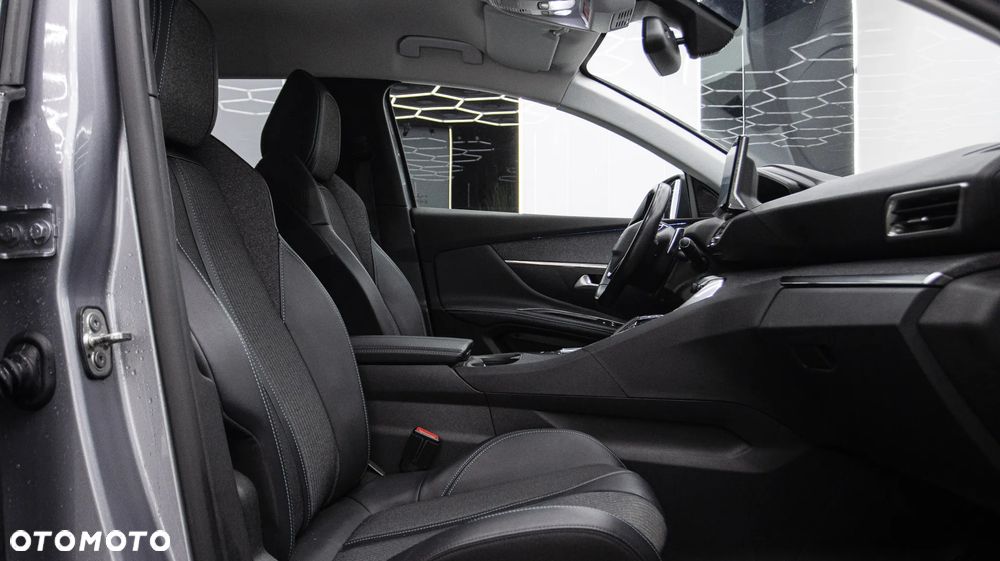 Peugeot 5008 1.5 BlueHDi Allure S&S EAT8 - 21
