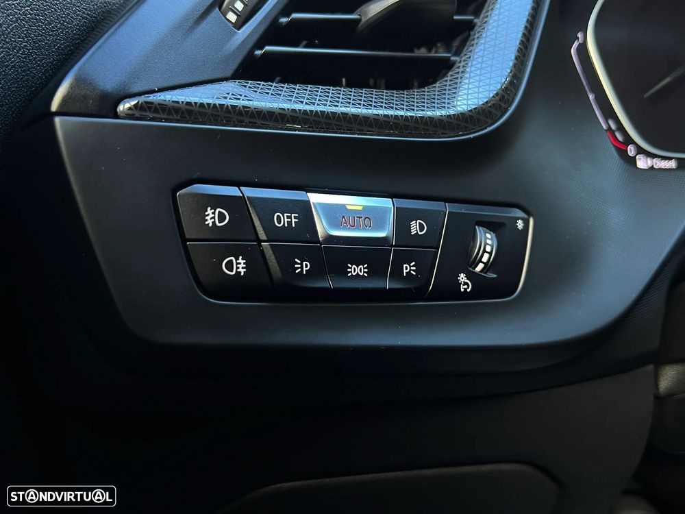 BMW 116 d Pack Desportivo M Auto - 22