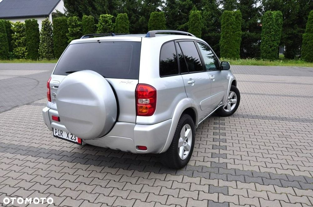 Toyota RAV4 2.0 VVT-i 4x4 - 19