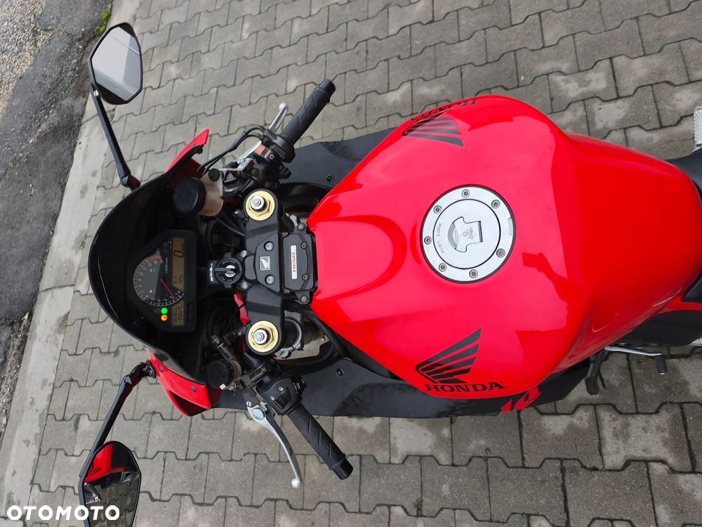 Honda CBR - 33