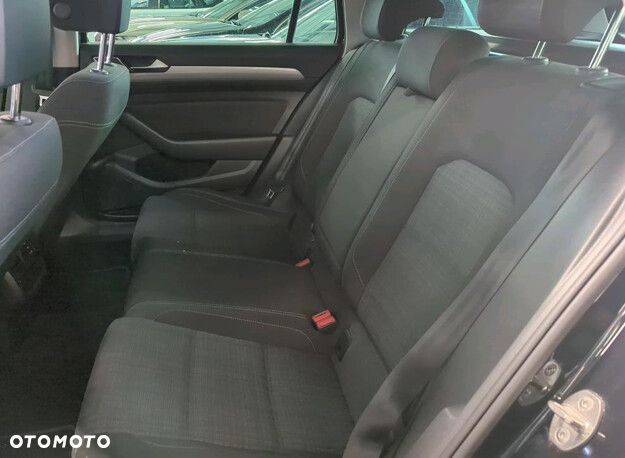 Volkswagen Passat - 6