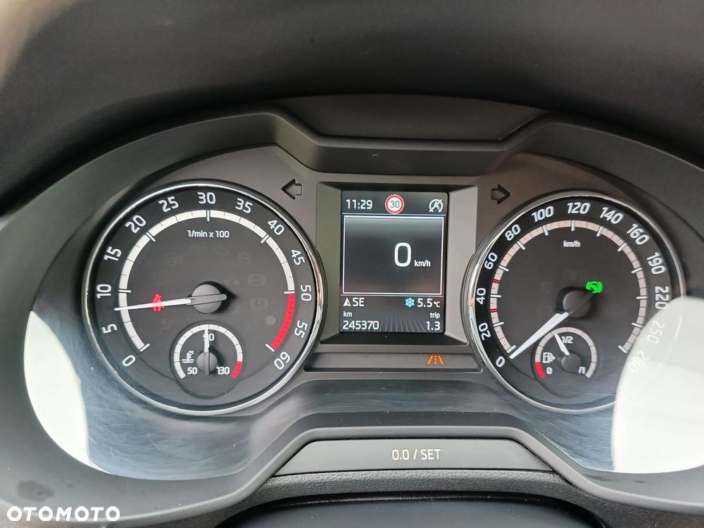 Skoda Octavia 2.0 TDI DSG RS - 18