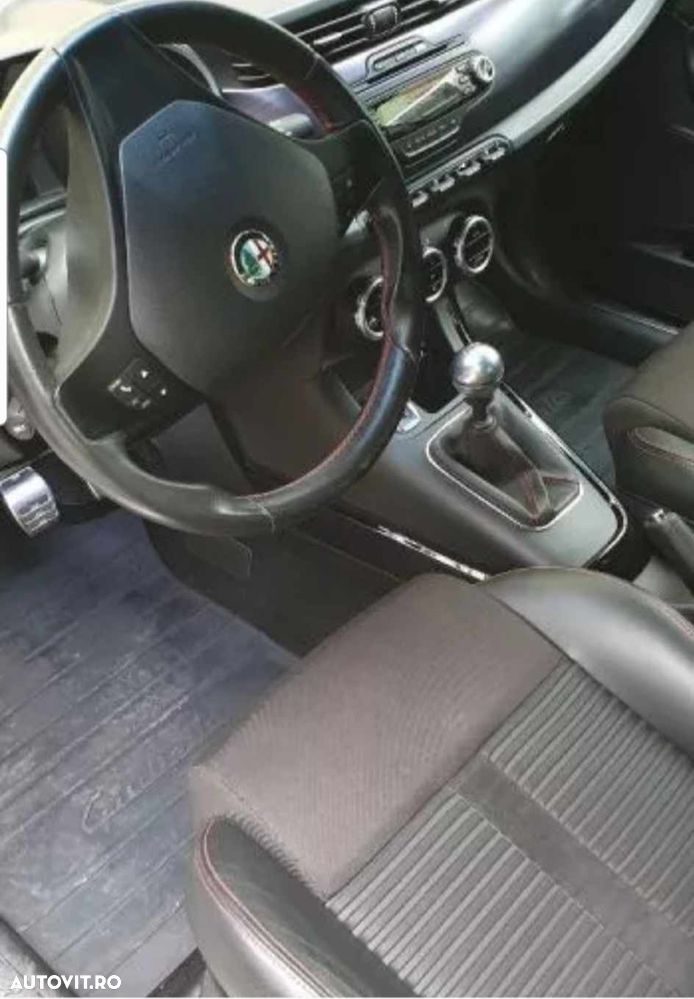 Alfa Romeo Giulietta 1.6 Mjet Distinctive - 13