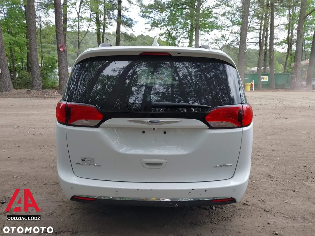 Chrysler Pacifica - 6